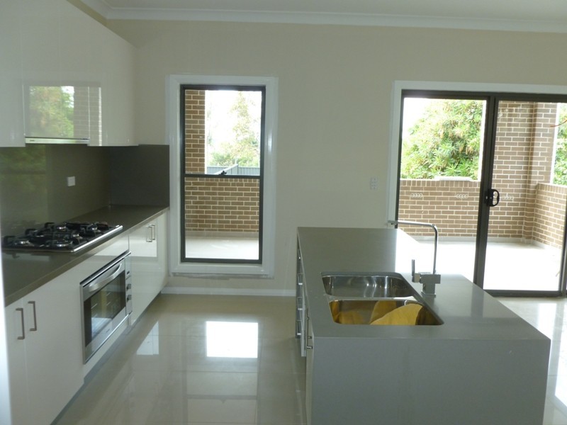 30 Hampden Rd, South Wentworthville NSW 2145