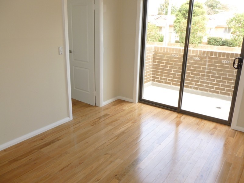 30 Hampden Rd, South Wentworthville NSW 2145