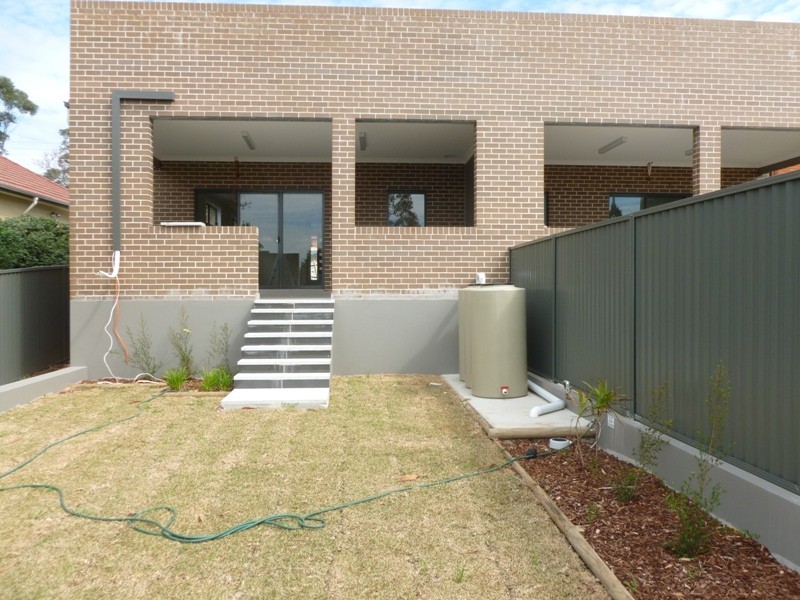 30 Hampden Rd, South Wentworthville NSW 2145