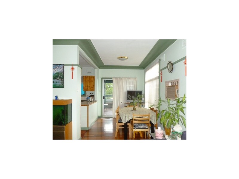 25 Binalong Rd, Pendle Hill NSW 2145