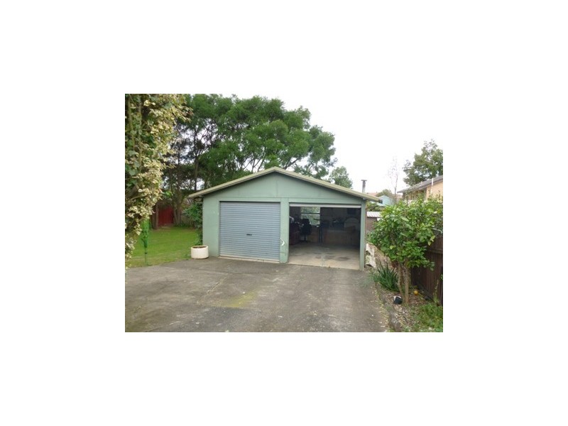 25 Binalong Rd, Pendle Hill NSW 2145