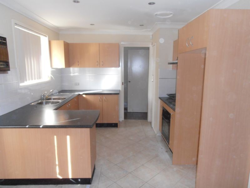 11 Casino Road, Greystanes NSW 2145