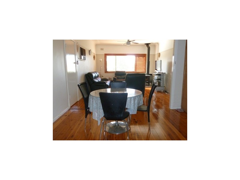 16 Scott St, Toongabbie NSW 2146