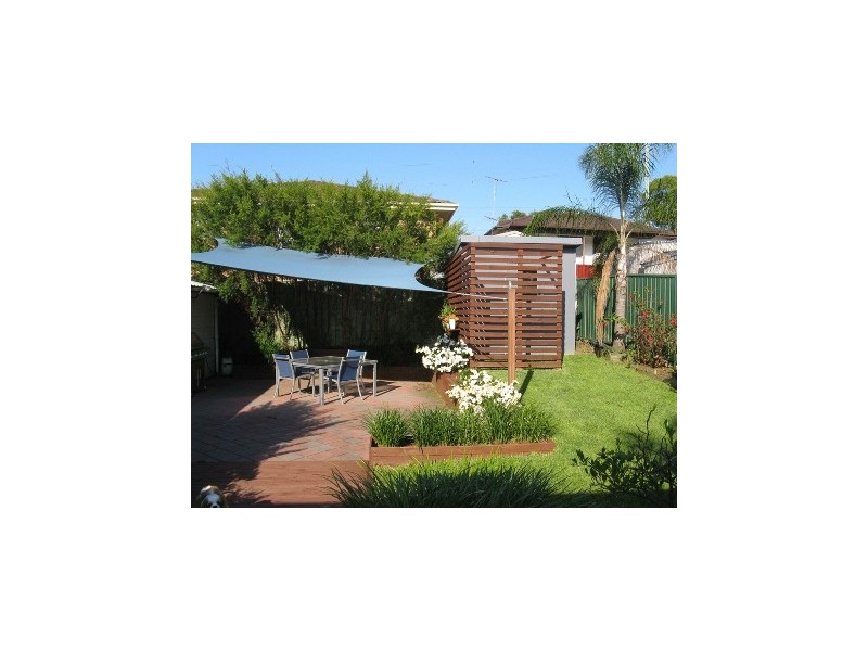 20 Orleans Crescent, Toongabbie NSW 2146