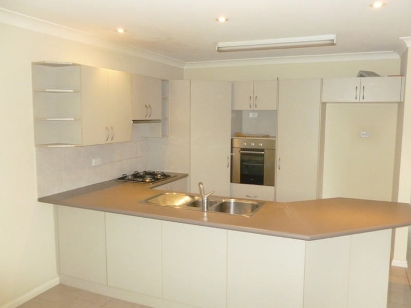 2 Fisher Crescent, Pendle Hill NSW 2145