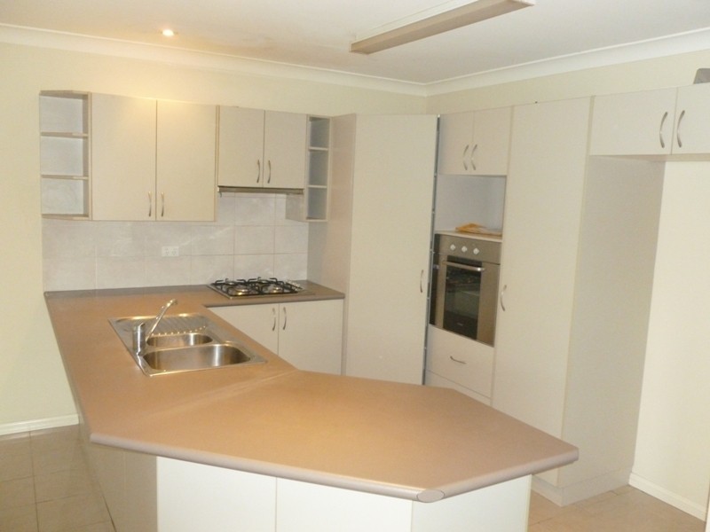 2 Fisher Crescent, Pendle Hill NSW 2145