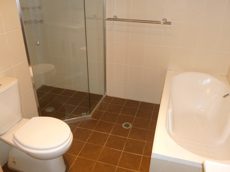 2 Fisher Crescent, Pendle Hill NSW 2145