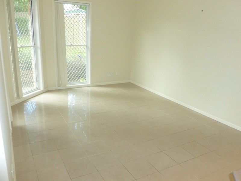 2 Fisher Crescent, Pendle Hill NSW 2145