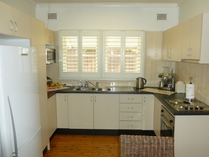 20 Arnett St, Pendle Hill NSW 2145