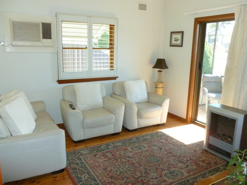 20 Arnett St, Pendle Hill NSW 2145