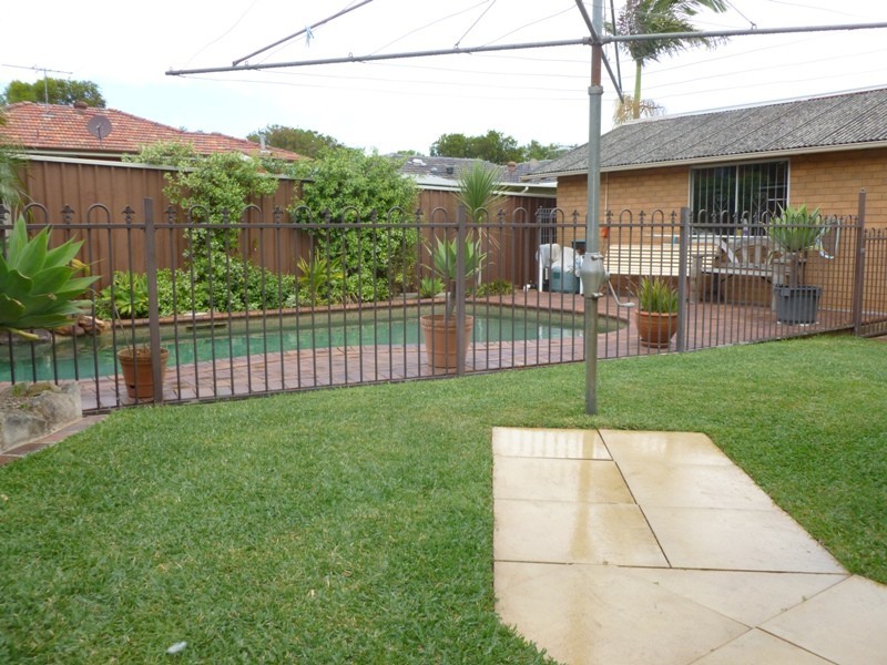 137 Darling St, Greystanes NSW 2145