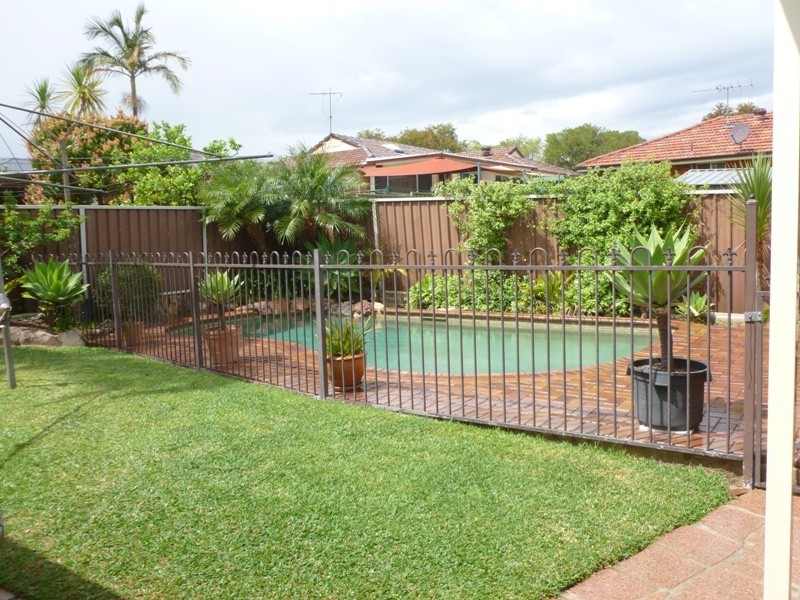 137 Darling St, Greystanes NSW 2145