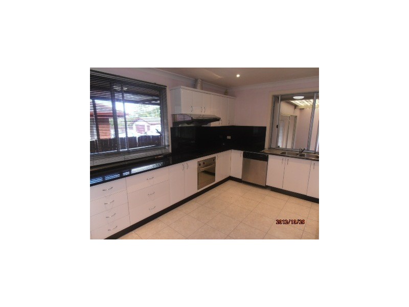 92 Maunder Avenue, Girraween NSW 2145