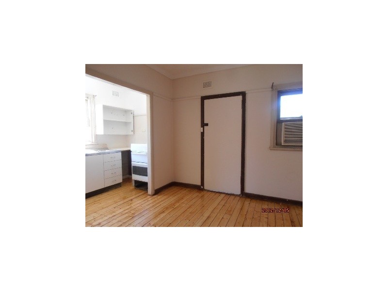 16 Drew Street, Westmead NSW 2145