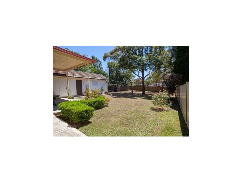 33 Amos Street, Westmead NSW 2145