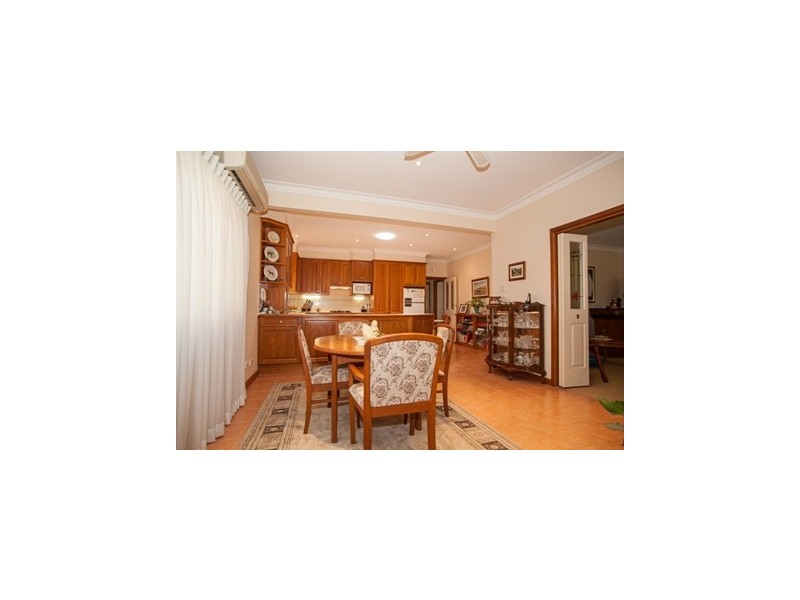 33 Amos Street, Westmead NSW 2145