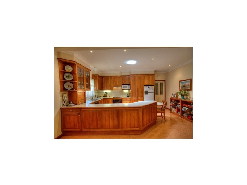 33 Amos Street, Westmead NSW 2145