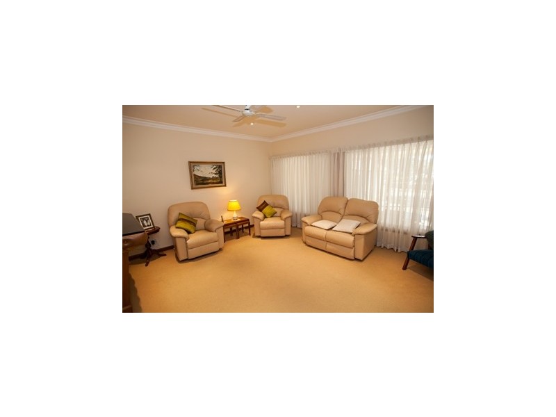 33 Amos Street, Westmead NSW 2145