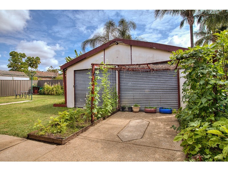 13 Lyle Street, Girraween NSW 2145