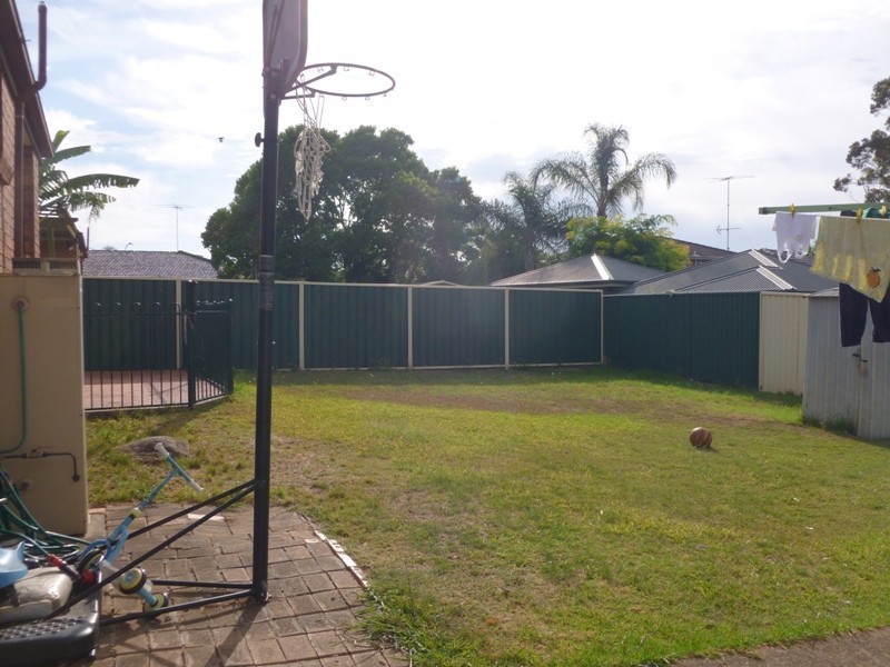 82 Melville Road, St Clair NSW 2759