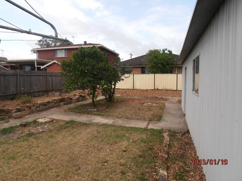 13 Bombala Street, Pendle Hill NSW 2145