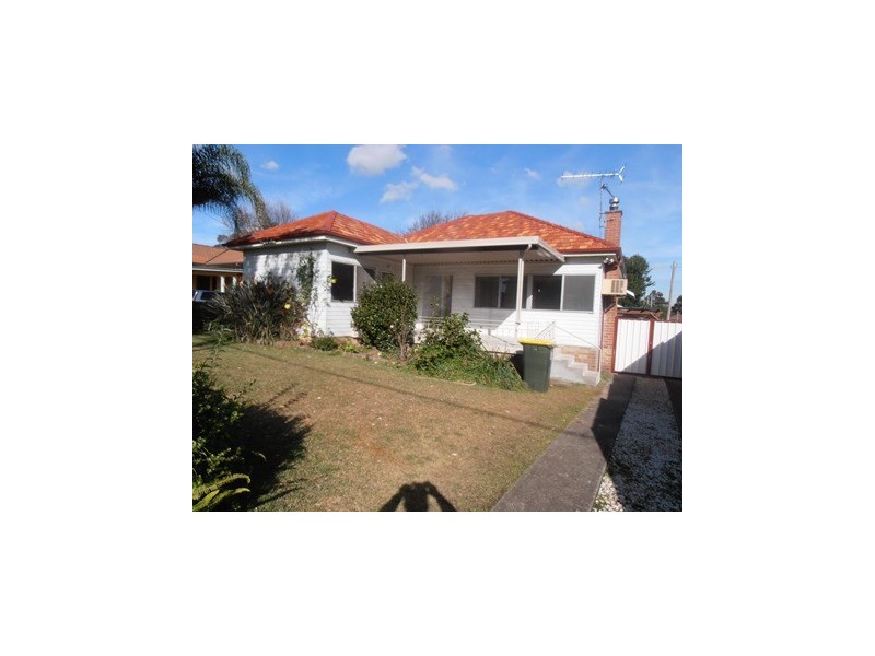 28 Fullagar Rd, Wentworthville NSW 2145