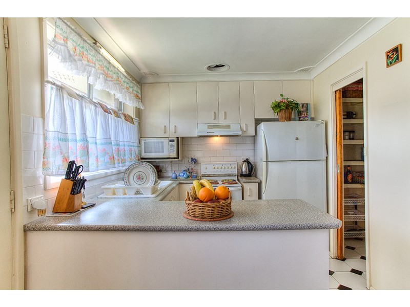 13 Lyle St, Girraween NSW 2145