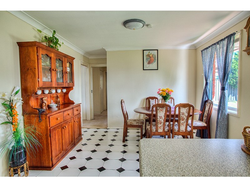 13 Lyle St, Girraween NSW 2145
