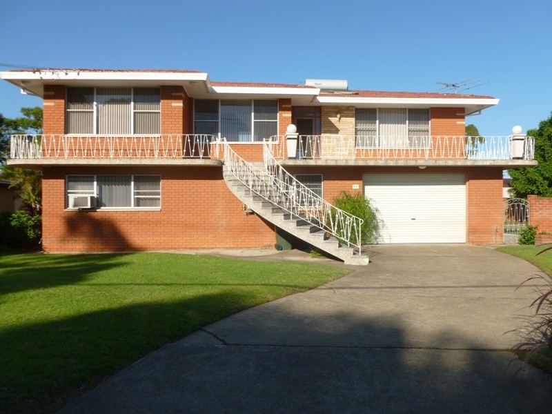 68 Magowar Rd, Girraween NSW 2145