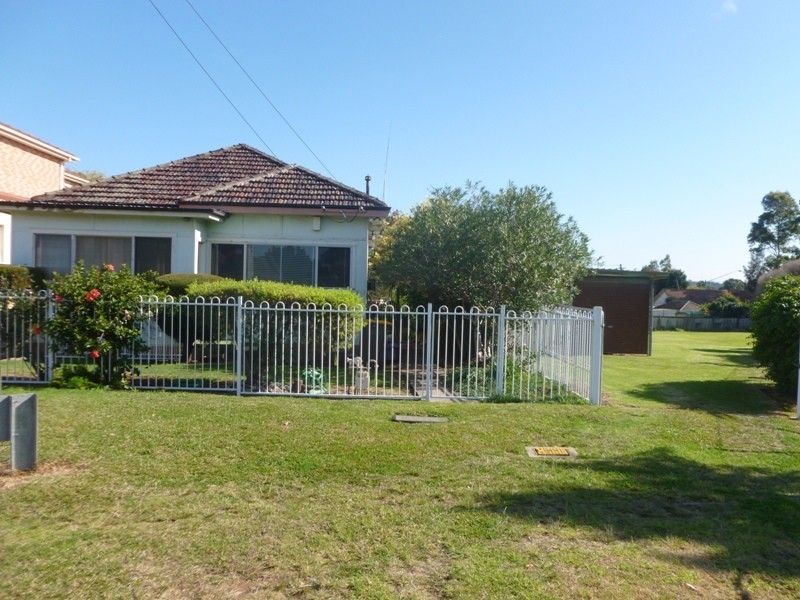 15 Laura St, Merrylands NSW 2160