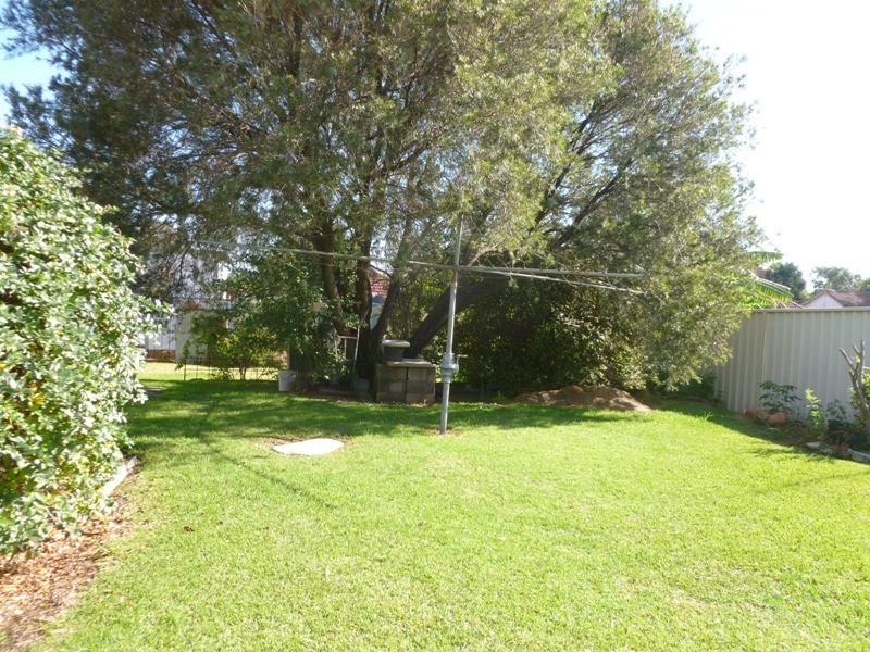 15 Laura St, Merrylands NSW 2160