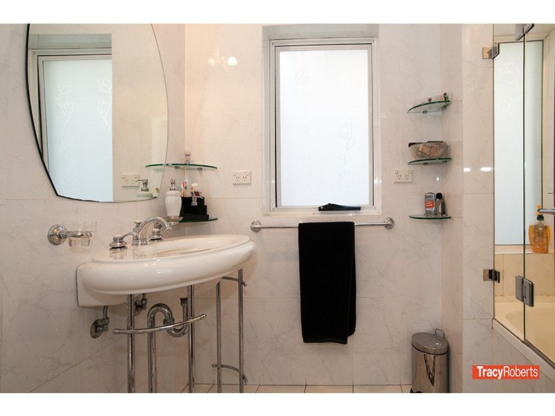 11 Toohey Ave, Westmead NSW 2145