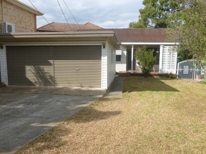 15 Daphne Street, Merrylands NSW 2160