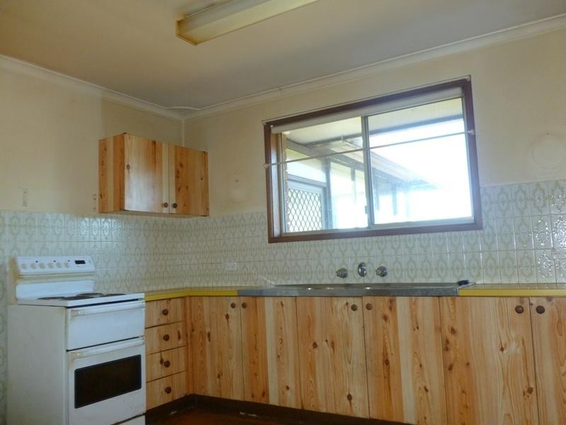 81 Thane St, Pendle Hill NSW 2145