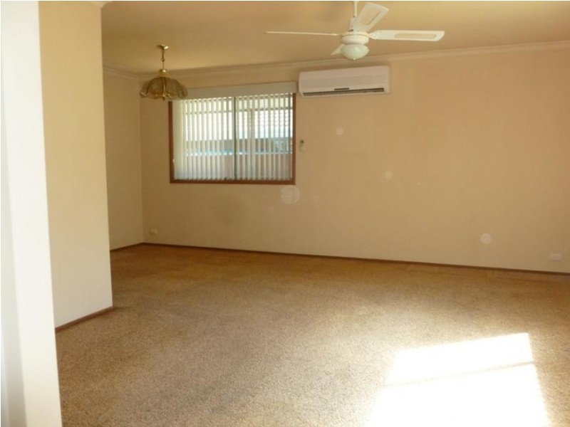 81 Thane St, Pendle Hill NSW 2145