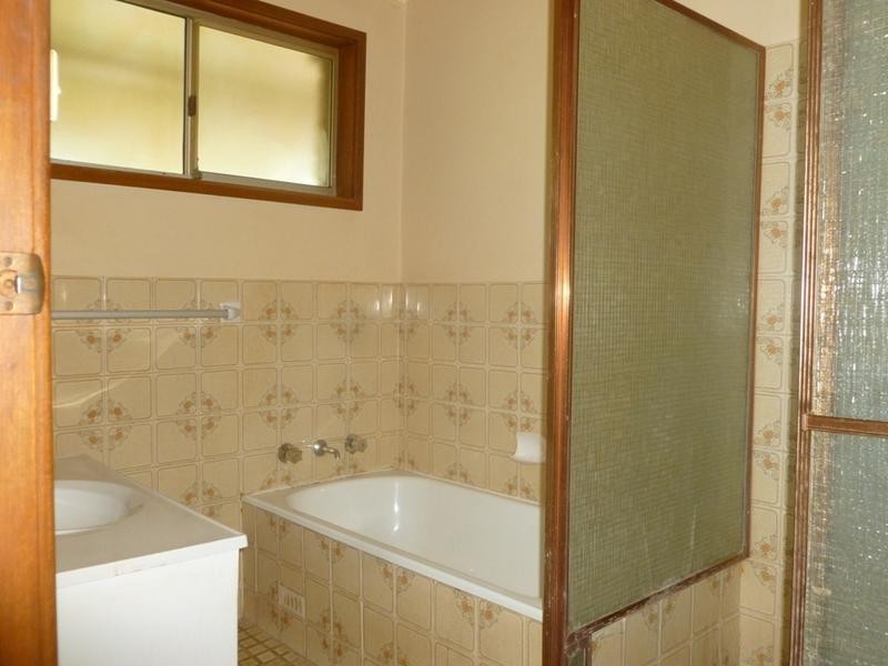 81 Thane St, Pendle Hill NSW 2145