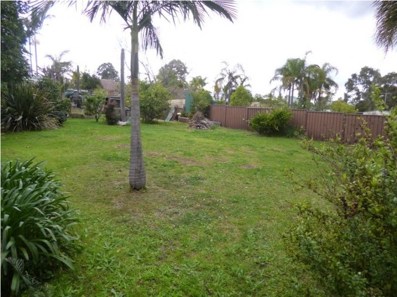 90 Ballandella Rd, Toongabbie NSW 2146