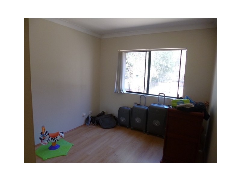 18/8-12 Alexandra Avenue, Westmead NSW 2145