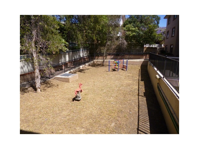 18/8-12 Alexandra Avenue, Westmead NSW 2145