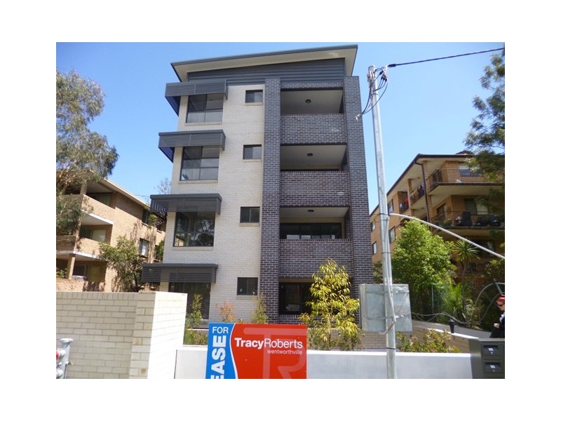 2/16 Caroline Street, Westmead NSW 2145