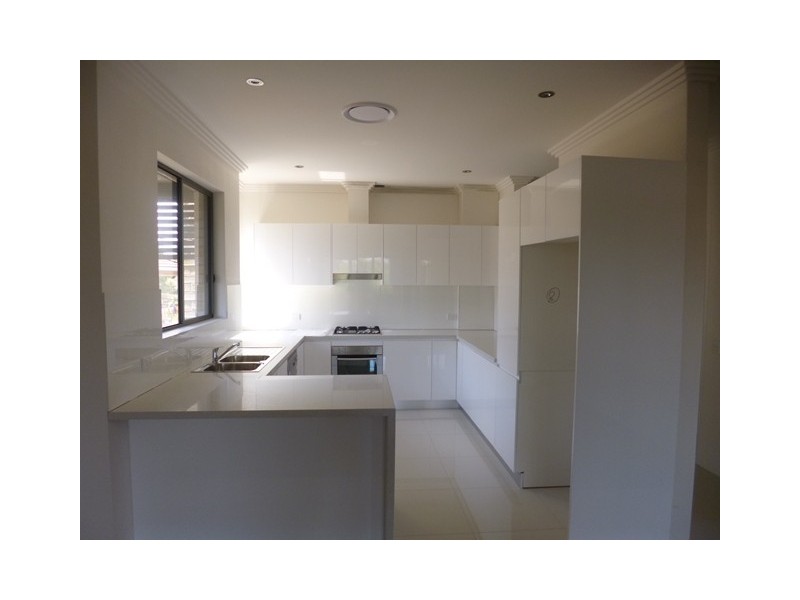 2/16 Caroline Street, Westmead NSW 2145