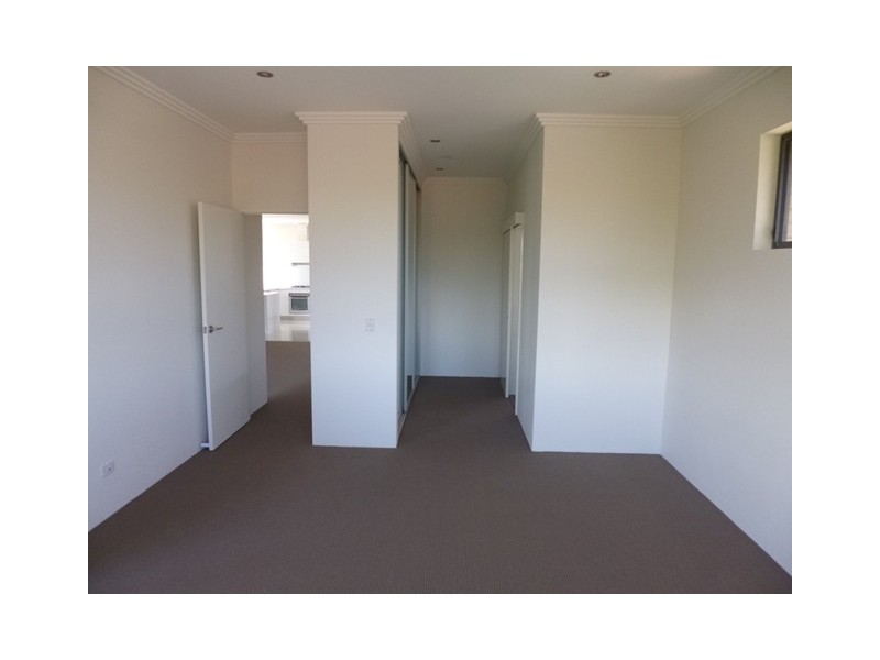 2/16 Caroline Street, Westmead NSW 2145