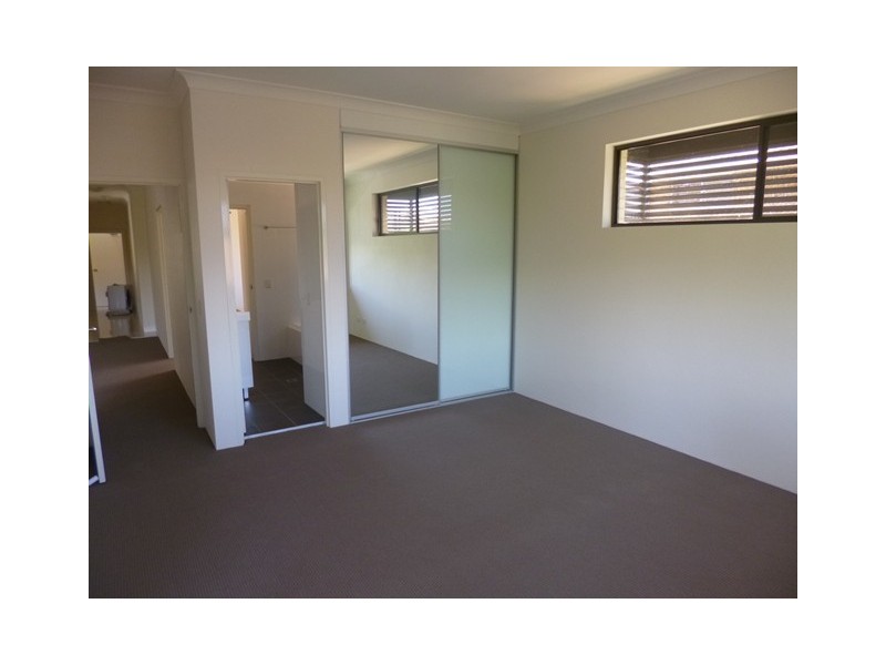 2/16 Caroline Street, Westmead NSW 2145