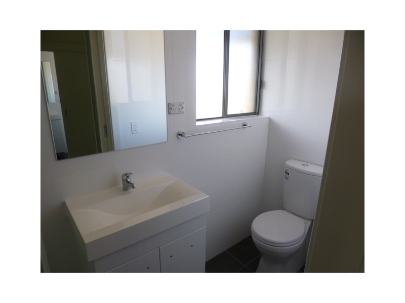 2/16 Caroline Street, Westmead NSW 2145