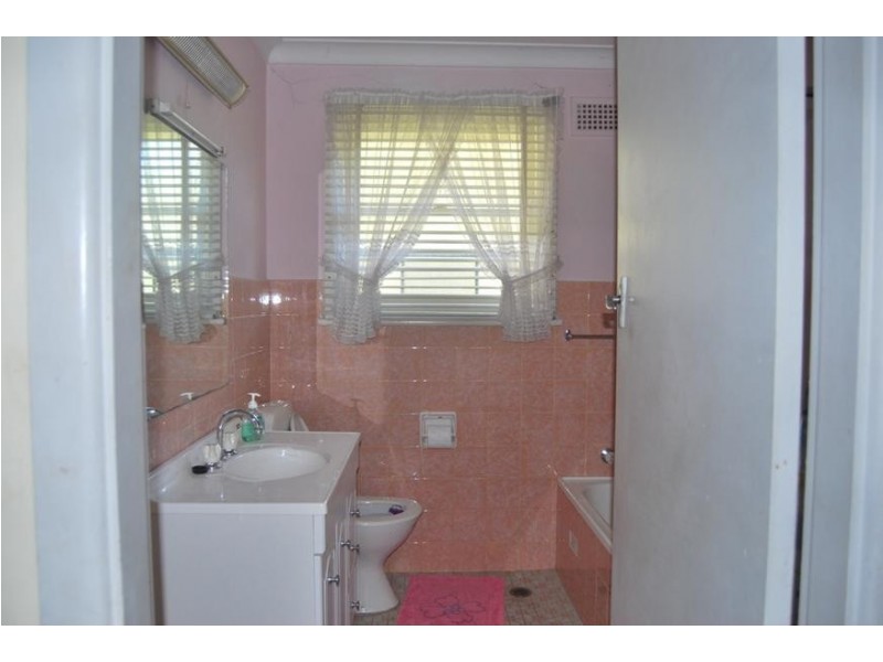 9 Elfrieda St, Old Toongabbie NSW 2146