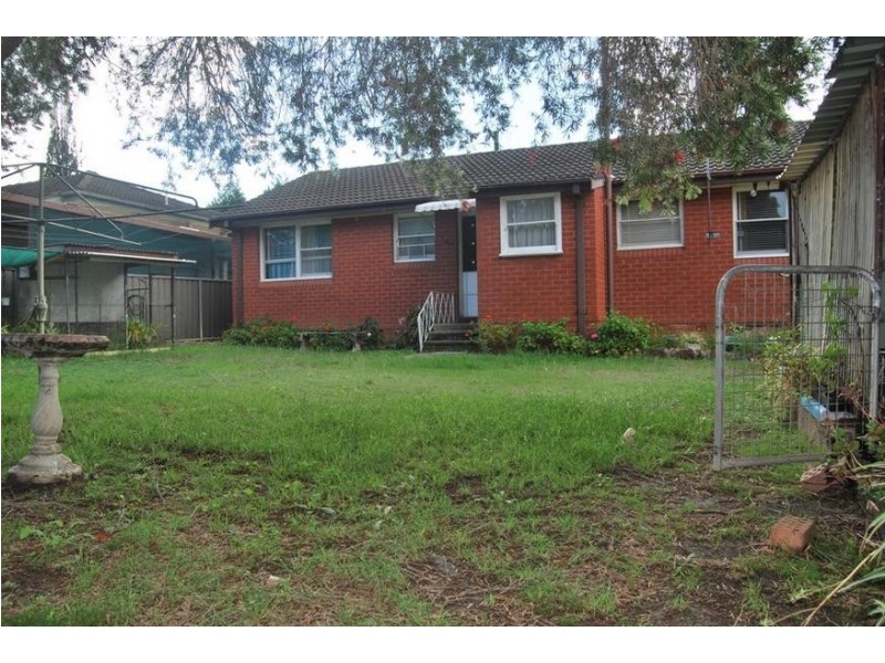 9 Elfrieda St, Old Toongabbie NSW 2146