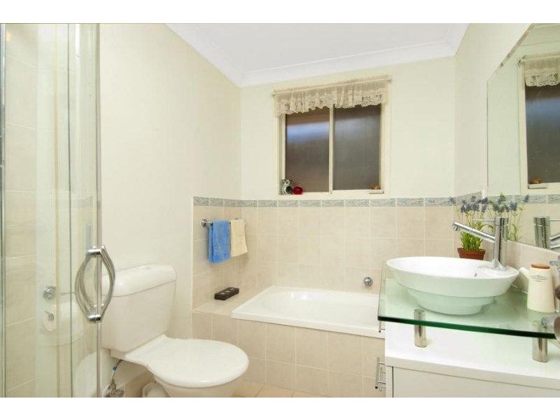 9/5a Binalong Road, Pendle Hill NSW 2145