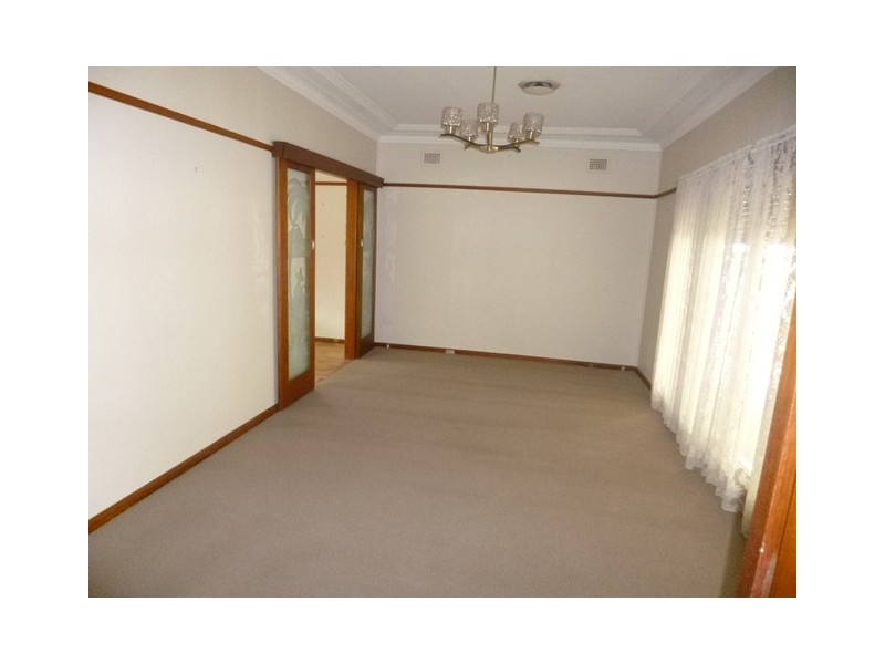 11 Ballandella Road, Toongabbie NSW 2146