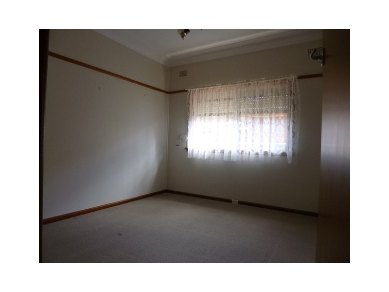 11 Ballandella Road, Toongabbie NSW 2146