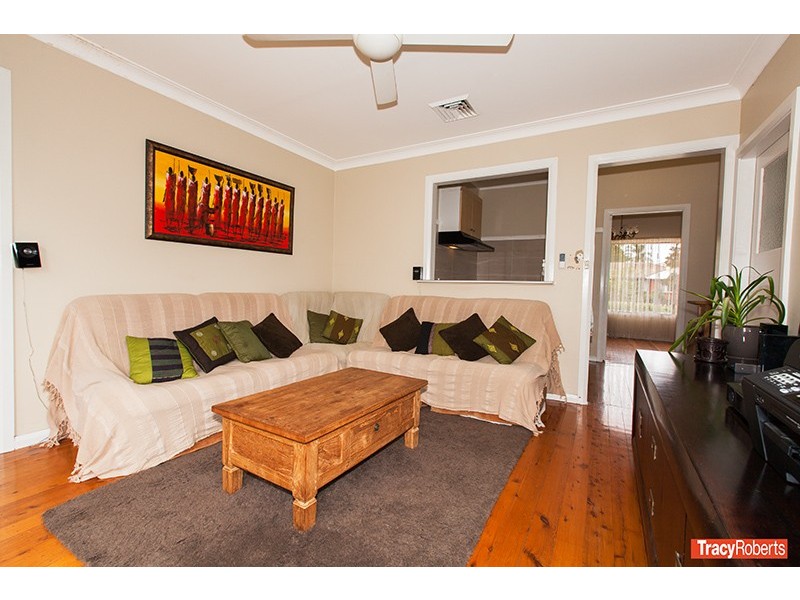 109 Binalong Rd, Old Toongabbie NSW 2146